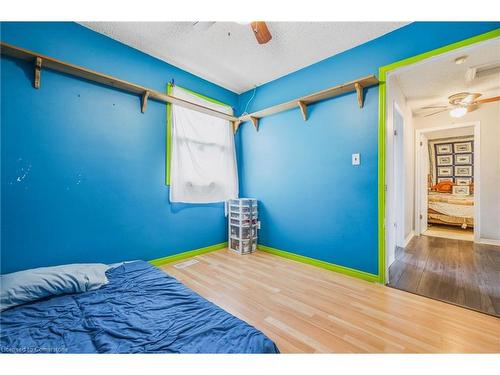 804 Nebo Road, Hamilton, ON - Indoor Photo Showing Bedroom