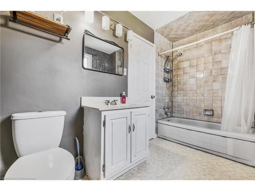 804 Nebo Road, Hamilton, ON - Indoor Photo Showing Bathroom