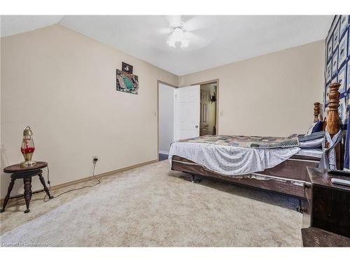 804 Nebo Road, Hamilton, ON - Indoor Photo Showing Bedroom