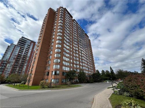 812-1270 Maple Crossing Boulevard, Burlington, ON - Outdoor With Facade