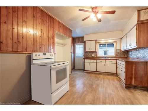 254 Darling Street, Brantford, ON - Indoor Photo Showing Kitchen