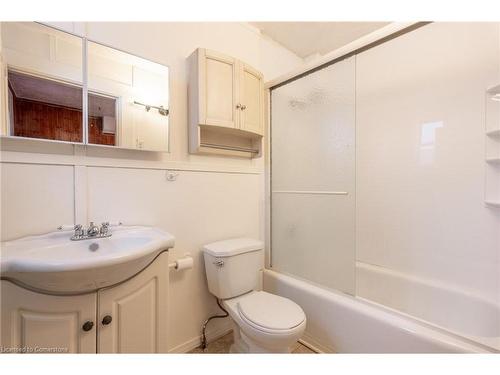 254 Darling Street, Brantford, ON - Indoor Photo Showing Bathroom