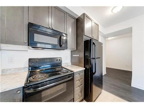 606-85 Robinson Street, Hamilton, ON - Indoor Photo Showing Kitchen