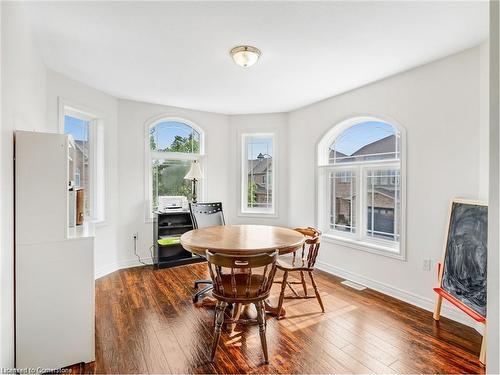 56 Geranium Avenue, Hannon, ON - Indoor Photo Showing Dining Room