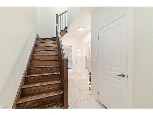 2-2086 Ghent Avenue, Burlington, ON - Indoor Photo Showing Other Room