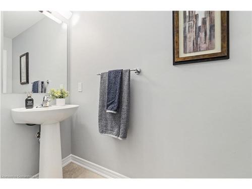 2-2086 Ghent Avenue, Burlington, ON - Indoor Photo Showing Bathroom