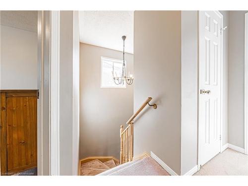 70 Hollybush Drive, Waterdown, ON - Indoor Photo Showing Other Room