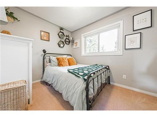 70 Hollybush Drive, Waterdown, ON - Indoor Photo Showing Bedroom