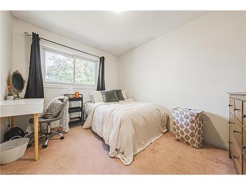 70 Hollybush Drive, Waterdown, ON - Indoor Photo Showing Bedroom