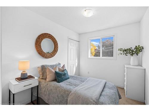 214 Rawdon Street, Brantford, ON - Indoor Photo Showing Bedroom