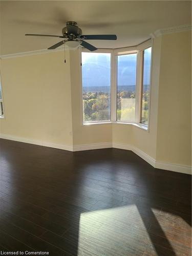 914-1270 Maple Crossing Boulevard, Burlington, ON - Indoor Photo Showing Other Room