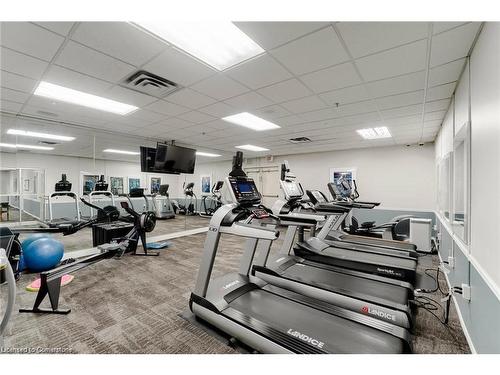 914-1270 Maple Crossing Boulevard, Burlington, ON - Indoor Photo Showing Gym Room