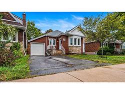 139 Longwood Road N Hamilton, ON L8S 3V8