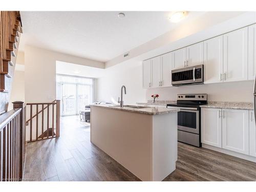 19-261 Skinner Road, Waterdown, ON - Indoor Photo Showing Kitchen With Stainless Steel Kitchen With Upgraded Kitchen