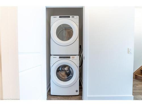 19-261 Skinner Road, Waterdown, ON - Indoor Photo Showing Laundry Room