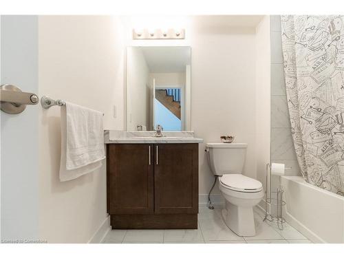 19-261 Skinner Road, Waterdown, ON - Indoor Photo Showing Bathroom