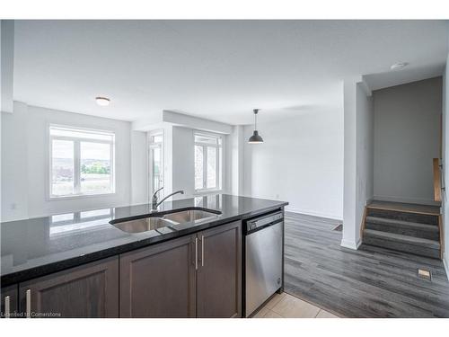 44-590 North Service Road, Hamilton, ON - Indoor Photo Showing Kitchen With Double Sink