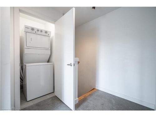 44-590 North Service Road, Hamilton, ON - Indoor Photo Showing Laundry Room