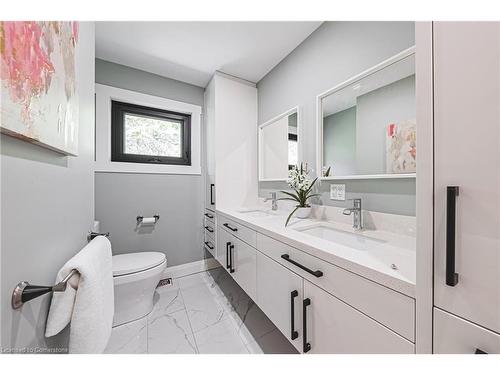 829 Forest Glen Avenue, Burlington, ON - Indoor Photo Showing Bathroom