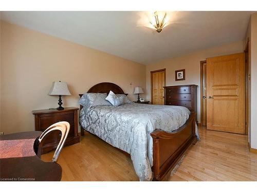 53 Glover Rd, Hamilton, ON - Indoor Photo Showing Bedroom