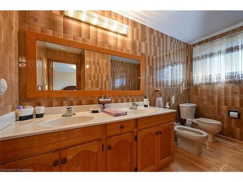 53 Glover Rd, Hamilton, ON - Indoor Photo Showing Bathroom