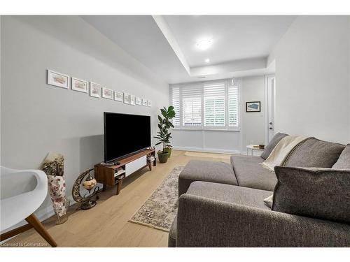 203-12 Blanshard Street Street, Hamilton, ON - Indoor Photo Showing Living Room