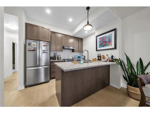 203-12 Blanshard Street, Hamilton, ON - Indoor Photo Showing Kitchen With Upgraded Kitchen