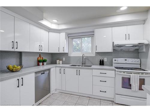 42 Mccrae Drive, Welland, ON - Indoor Photo Showing Kitchen With Double Sink