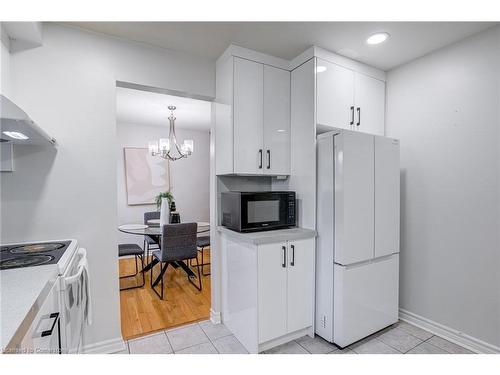 42 Mccrae Drive, Welland, ON - Indoor Photo Showing Kitchen