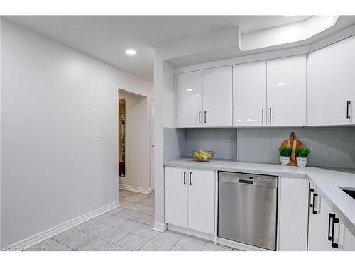 42 Mccrae Drive, Welland, ON - Indoor Photo Showing Kitchen