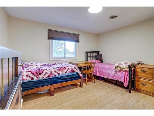 42 Mccrae Drive, Welland, ON - Indoor Photo Showing Bedroom