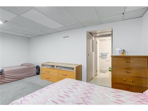 42 Mccrae Drive, Welland, ON - Indoor Photo Showing Bedroom