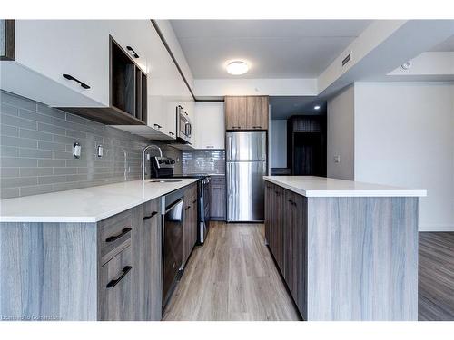 601-49 Walnut Street S, Hamilton, ON - Indoor Photo Showing Kitchen With Stainless Steel Kitchen