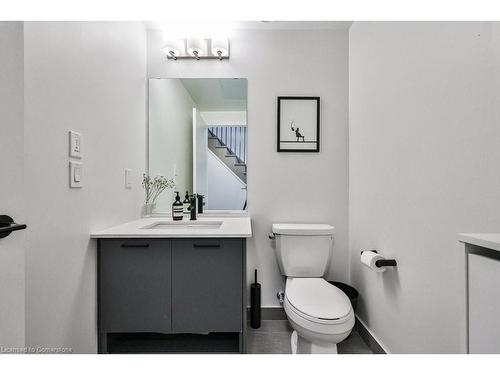 718-2300 St Clair Avenue W, Toronto, ON - Indoor Photo Showing Bathroom