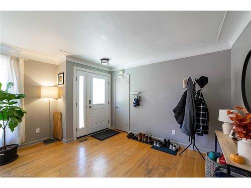 10 Warren Avenue, Hamilton, ON - Indoor Photo Showing Other Room