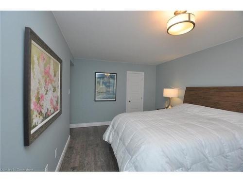 1709-301 Frances Avenue, Stoney Creek, ON - Indoor Photo Showing Bedroom