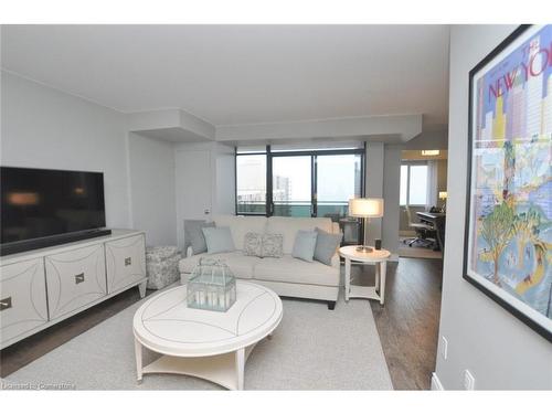 1709-301 Frances Avenue, Stoney Creek, ON - Indoor Photo Showing Living Room