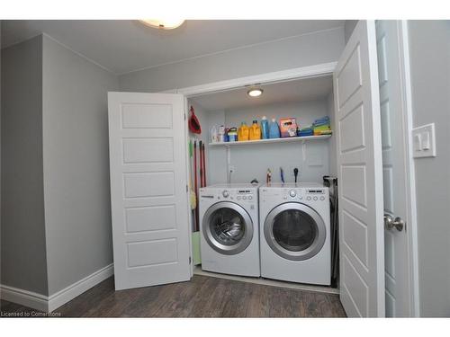 1709-301 Frances Avenue, Stoney Creek, ON - Indoor Photo Showing Laundry Room