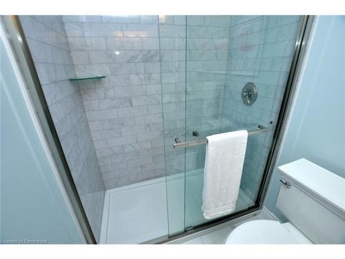 1709-301 Frances Avenue, Stoney Creek, ON - Indoor Photo Showing Bathroom