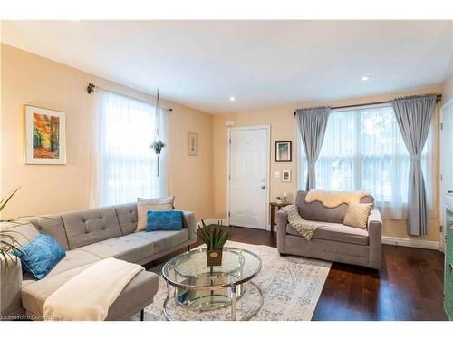 478 Mohawk Road W, Hamilton, ON - Indoor Photo Showing Living Room