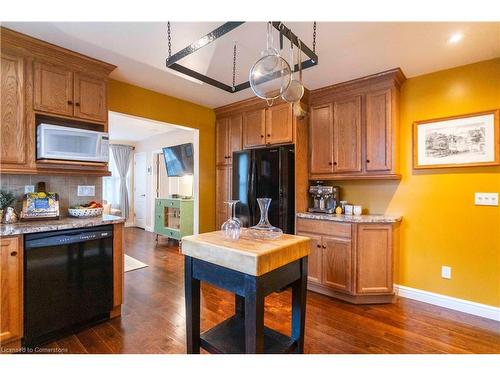 478 Mohawk Road W, Hamilton, ON - Indoor Photo Showing Kitchen