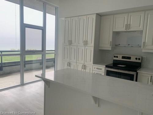 911-550 North Service Road, Grimsby, ON - Indoor Photo Showing Kitchen