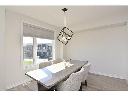 35 Cadwell Lane, Hamilton, ON - Indoor Photo Showing Dining Room