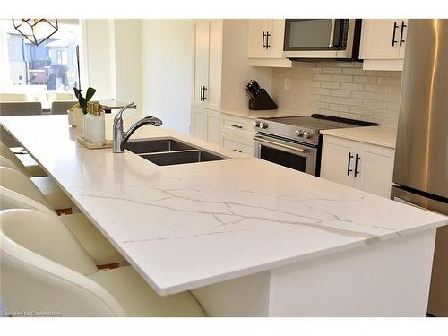 35 Cadwell Lane, Hamilton, ON - Indoor Photo Showing Kitchen With Stainless Steel Kitchen With Double Sink With Upgraded Kitchen