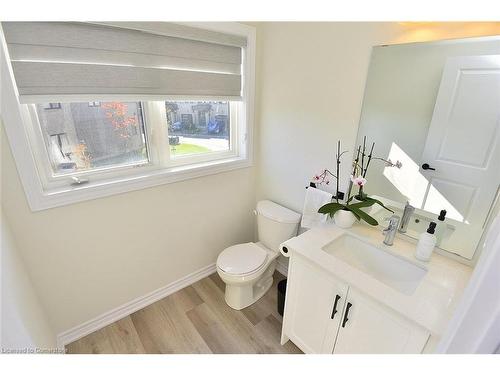 35 Cadwell Lane, Hamilton, ON - Indoor Photo Showing Bathroom