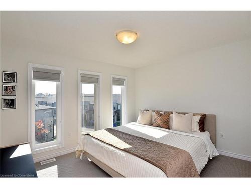 35 Cadwell Lane, Hamilton, ON - Indoor Photo Showing Bedroom