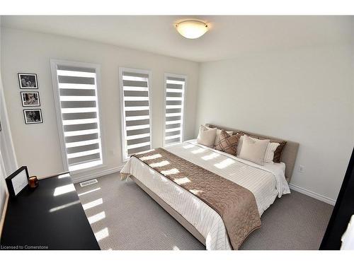 35 Cadwell Lane, Hamilton, ON - Indoor Photo Showing Bedroom