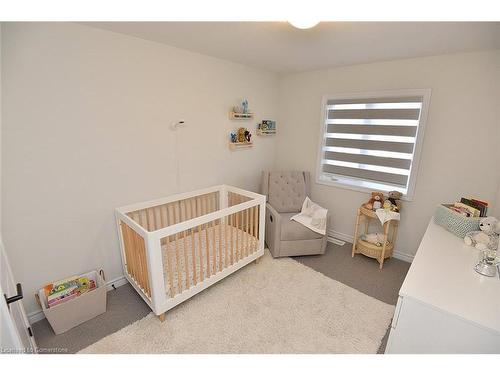 35 Cadwell Lane, Hamilton, ON - Indoor Photo Showing Bedroom