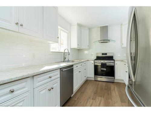 183 Sunnyridge Road, Ancaster, ON - Indoor Photo Showing Kitchen With Upgraded Kitchen