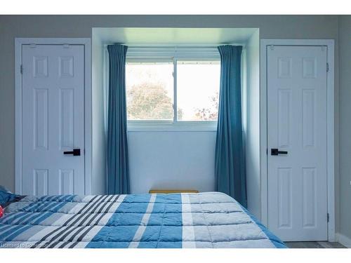 183 Sunnyridge Road, Ancaster, ON - Indoor Photo Showing Bedroom